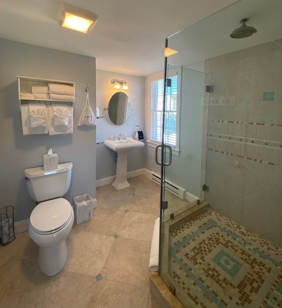 Beach Breeze Inn - photo 41