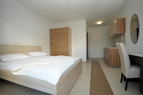 Apartments Anita — 4-Star Luxury Hotel in Budva, Montenegro