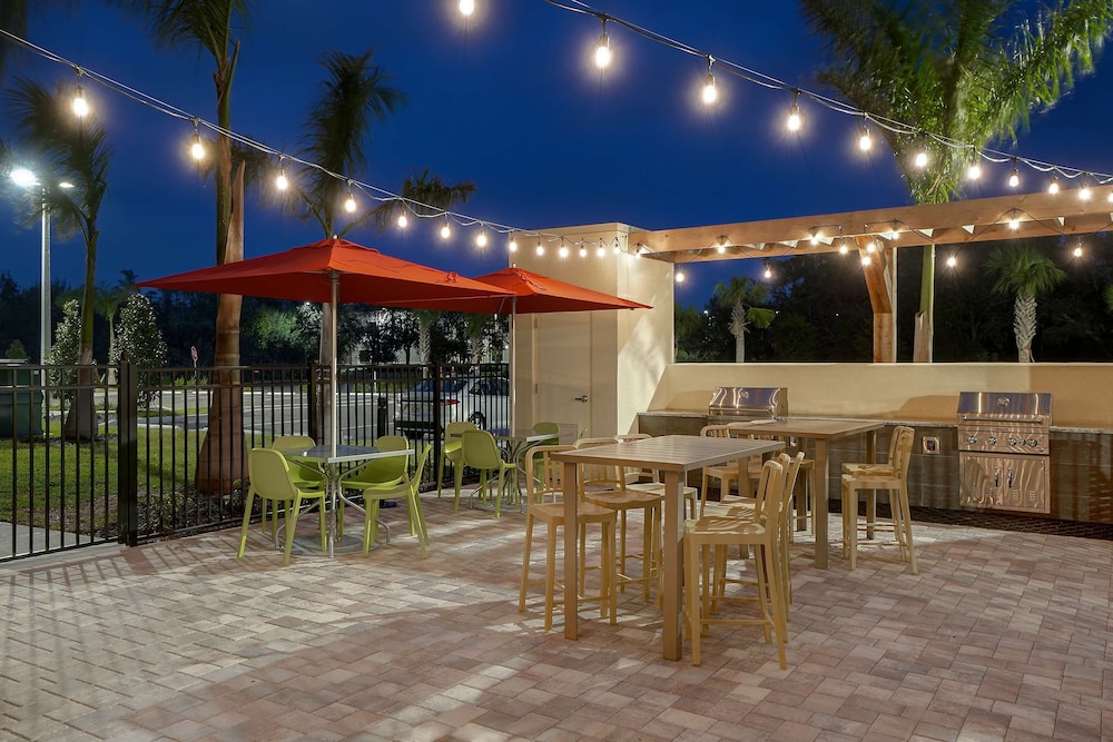 Home2 Suites by Hilton Lakewood Ranch - photo 34