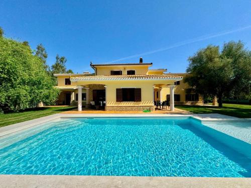 Villa With Pool — 4-Star Luxury Hotel in Ulassai, Italy
