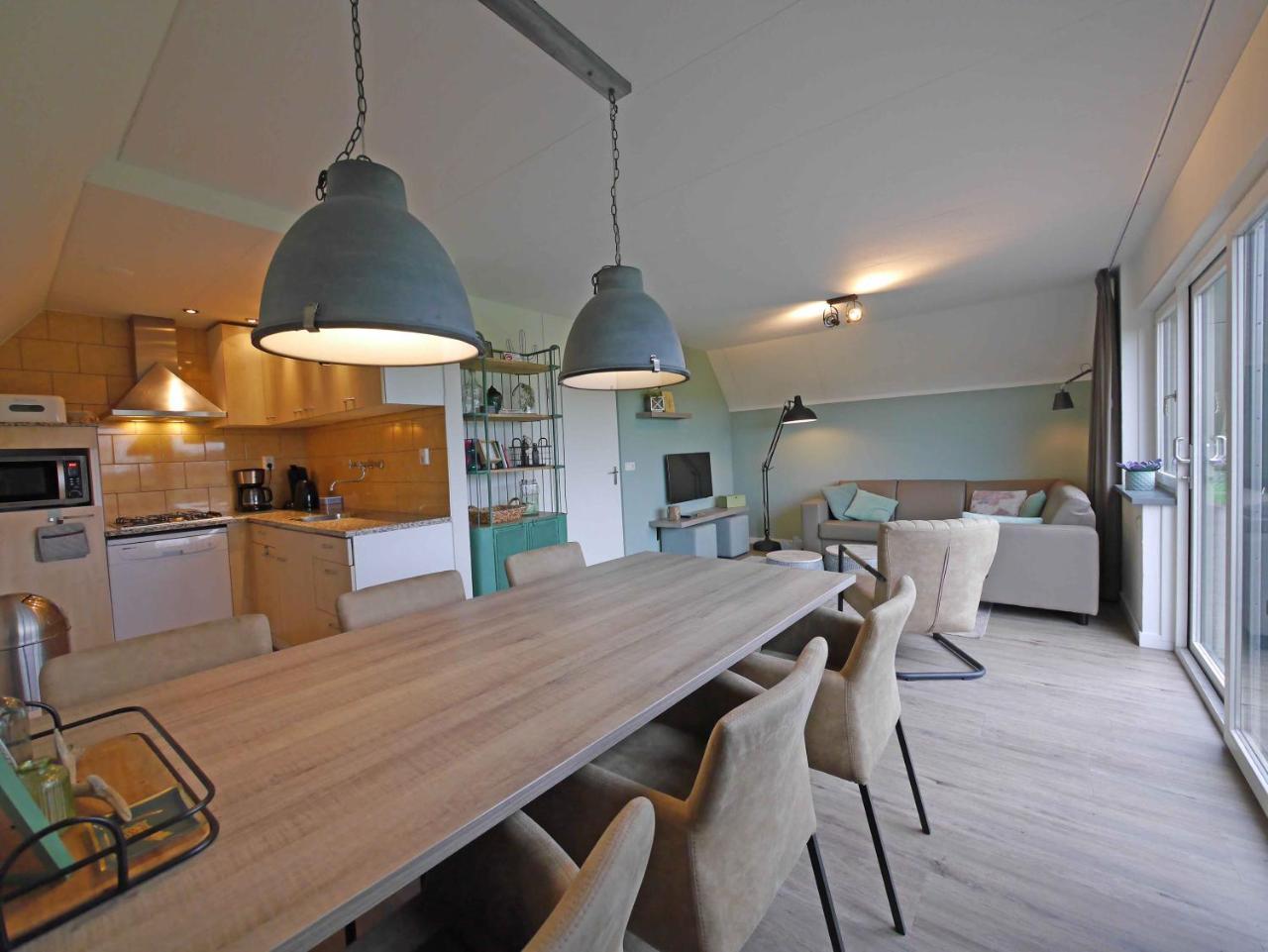 Nieuwlanderweg 75 in De Koog, Netherlands