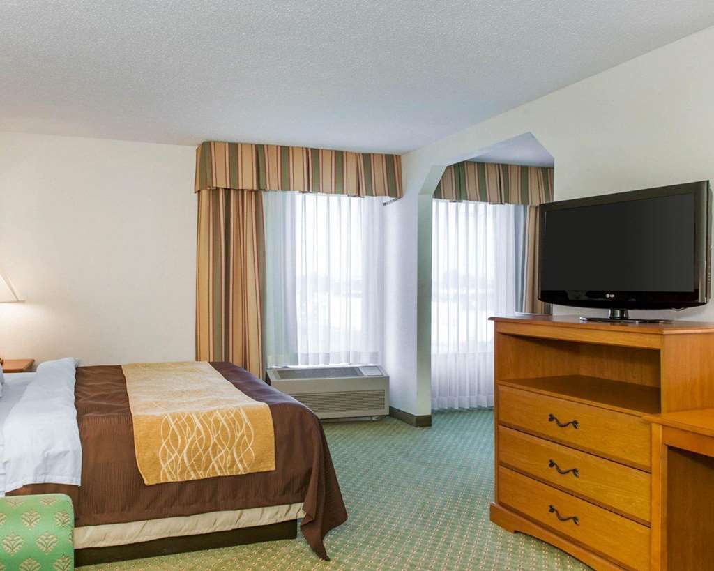 Quality Inn & Suites Near Amish Country - photo 13