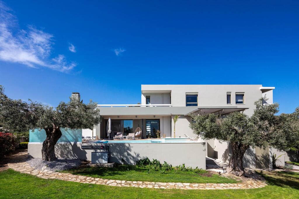 Rizes Villa Jacuzzi & Pool amid Olive Trees — 4-Star Luxury Hotel in Agia Triada, Greece