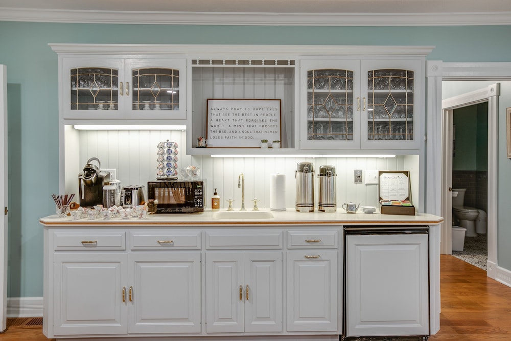 Biddle Point Inn & Event Venue - photo 8