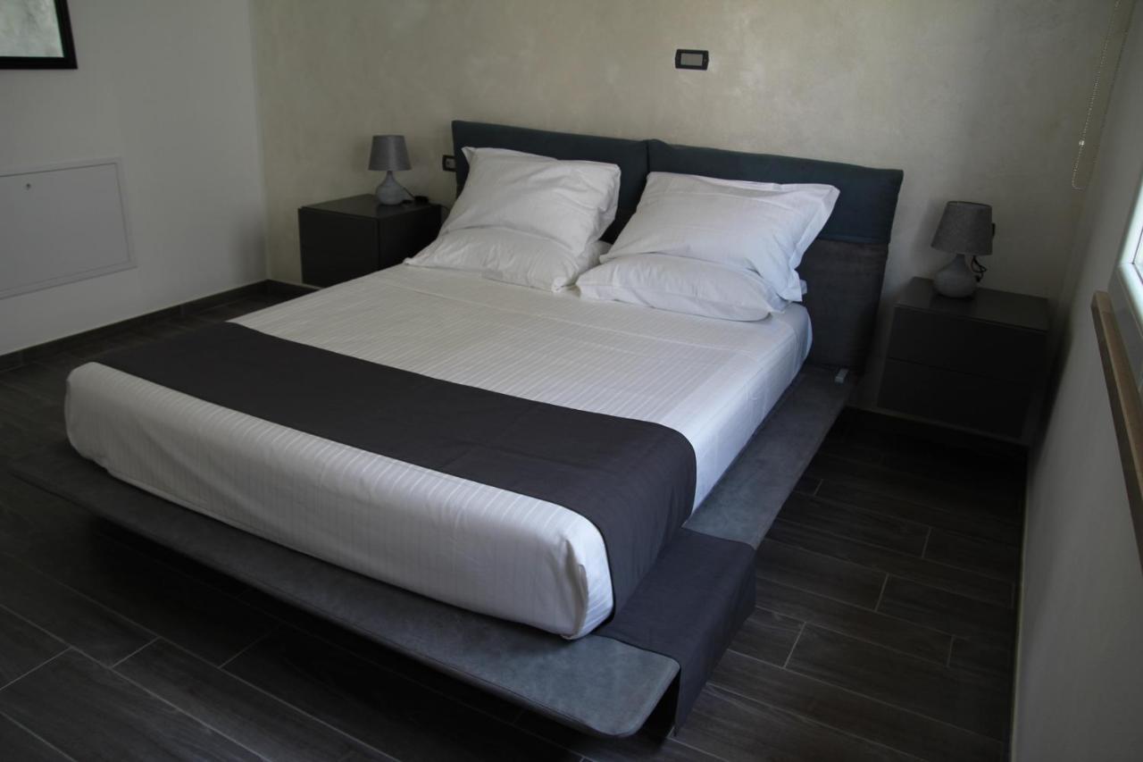 Dimora Due Galli — 4-Star Luxury Hotel in Ponti Sul Mincio, Italy