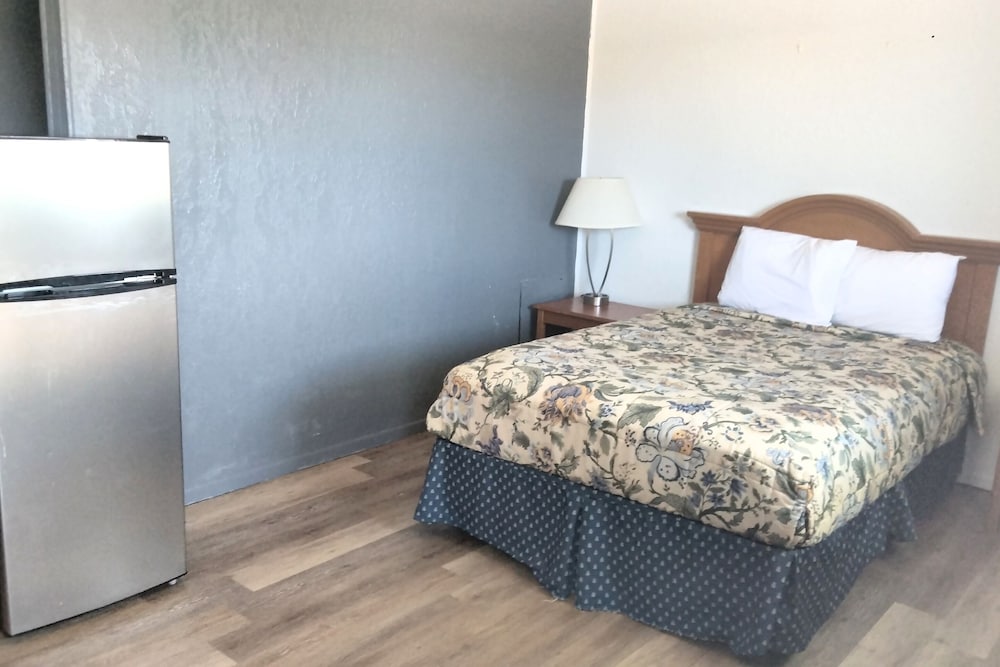 Blueway Inn and Suites El Dorado - photo 5
