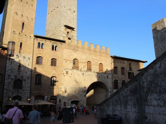 Suite La Casina di Elena — 4-Star Luxury Hotel in San Gimignano, Italy