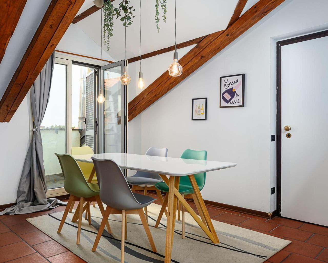 Duomo Pt.Romana Bocconi Top Floor Apartment — 4-Star Luxury Hotel in Milan, Italy