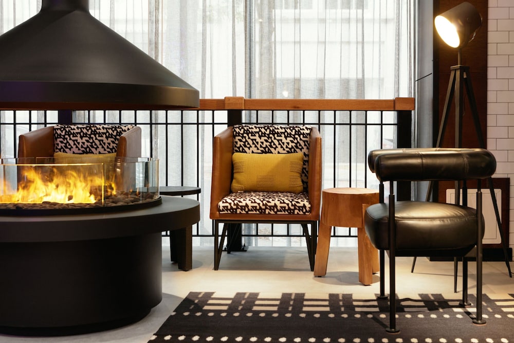 Moxy Richmond Downtown - photo 6