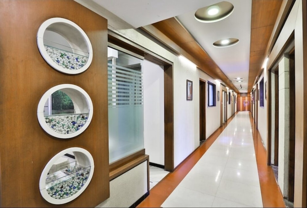 Hotel Ostria — Surat — photo 2