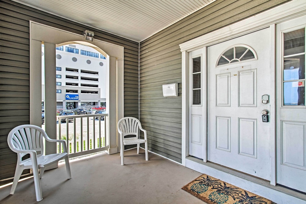 Idyllic Oceanfront Home on Atlantic City Boardwalk - photo 16