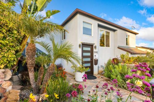 Luxurious Pool & Sauna Home with Beautiful Gardens — 4-Star Luxury Hotel in San Diego, United States