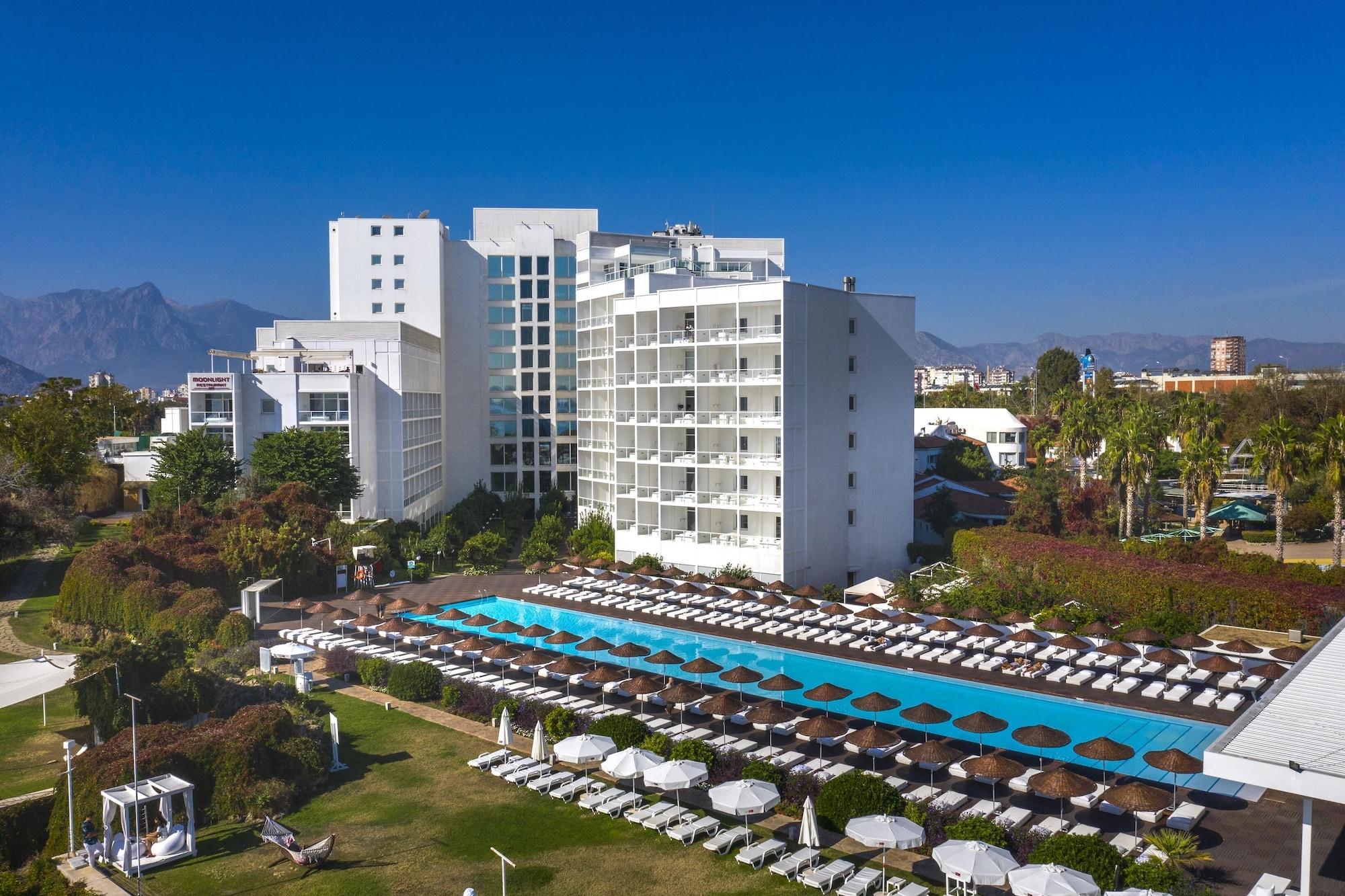 Hotel SU & Aqualand in Antalya, Turkey