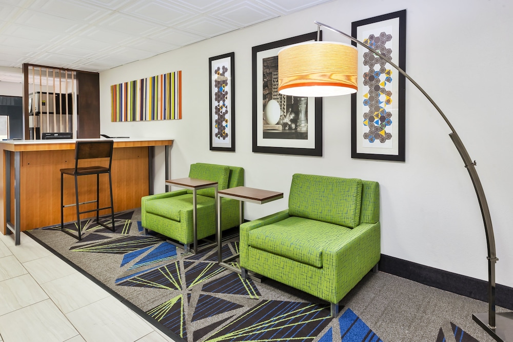 Holiday Inn Express & Suites Three Rivers by IHG - photo 37