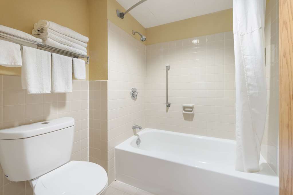 Quality Inn & Suites Mayo Clinic Area - photo 8