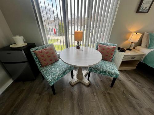 Claddagh Motel & Suites - photo 91