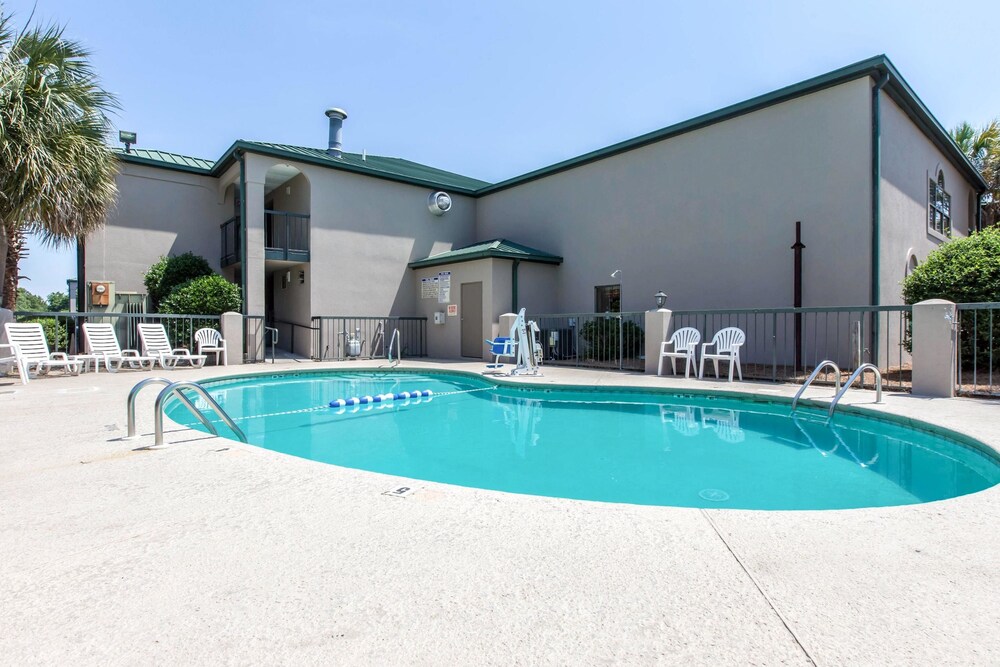 Quality Inn Cordele - photo 18