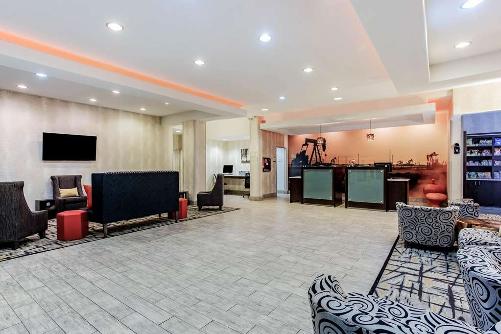 La Quinta Inn & Suites by Wyndham Andrews - photo 6