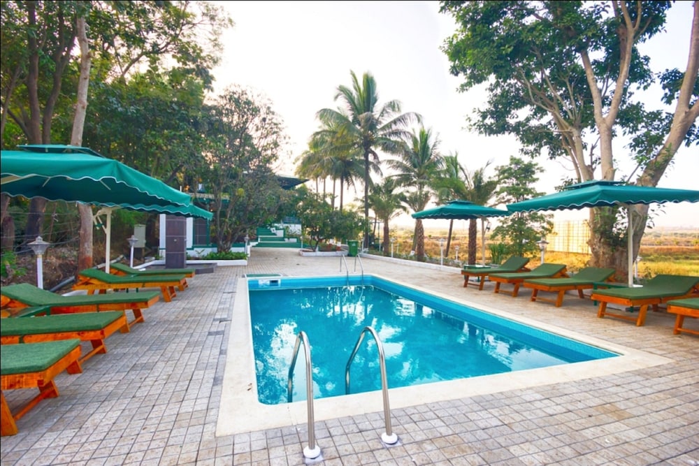 The Herb Farm — hotel in Igatpuri