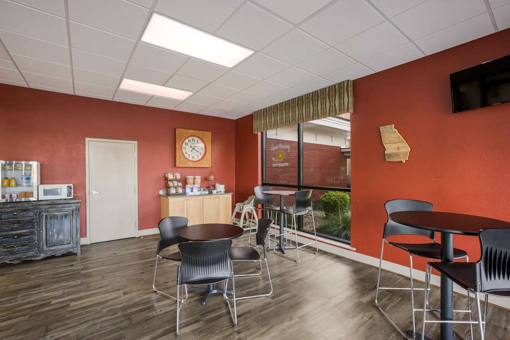 Econo Lodge Vidalia - photo 6