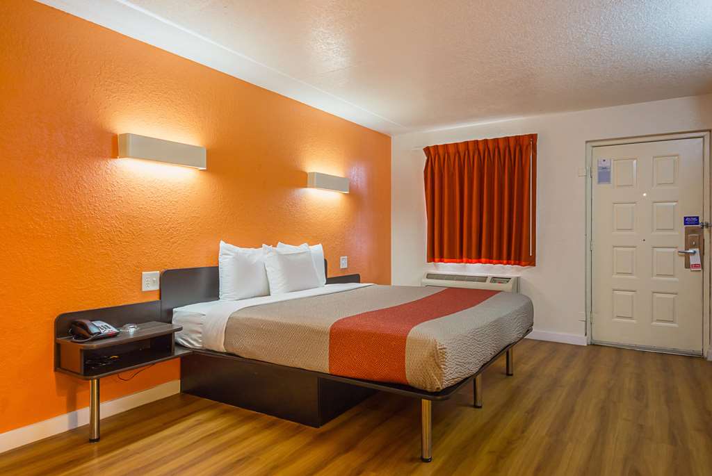 Motel 6 Garland TX Northeast Dallas - photo 12