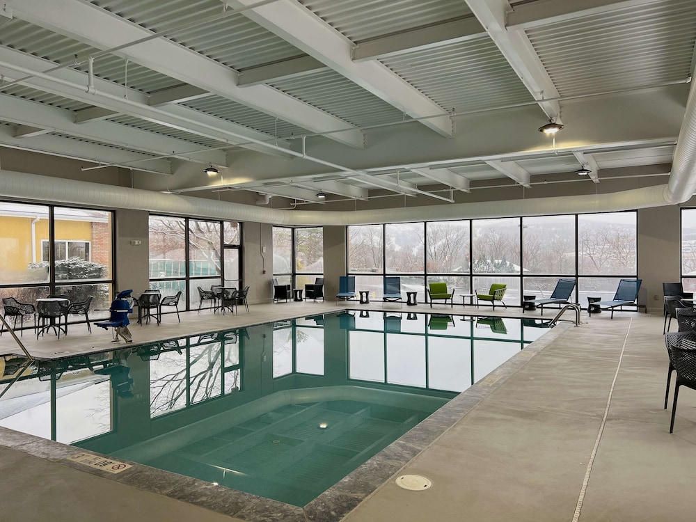 Hampton Inn Scranton at Montage Mountain - photo 23