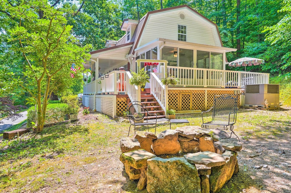 Secluded Chattanooga Getaway With Deck And Yard — Chattanooga