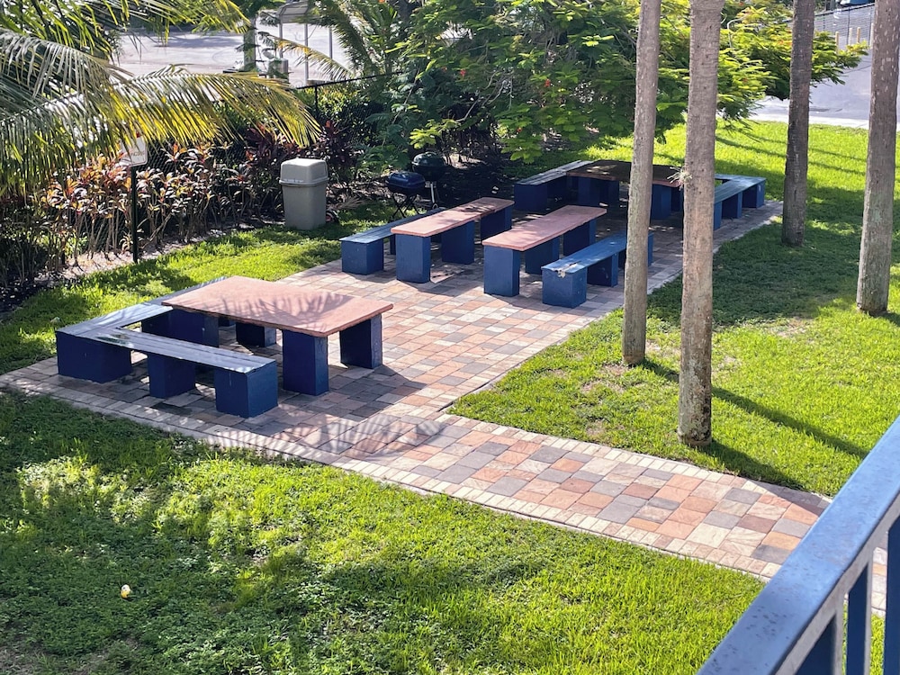 Motel6 Riviera Beach FL - photo 14