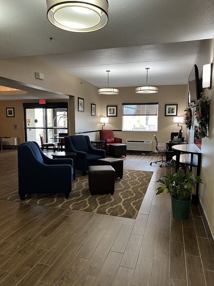 Comfort Inn & Suites Wilkes Barre Arena - photo 9