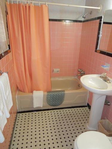 Slumberland Motel Mount Holly - photo 12