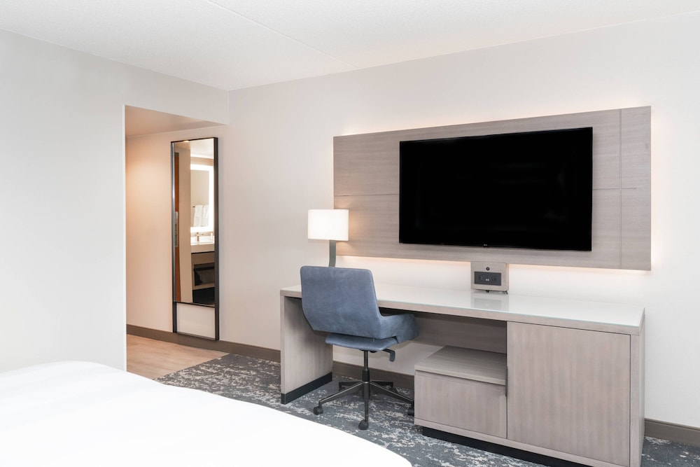 Pittsburgh Airport Marriott - photo 17