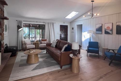 Hot Tub and Game Room Pinetop Wild Horse Retreat — 4-Star Luxury Hotel in Pinetop-Lakeside, United States