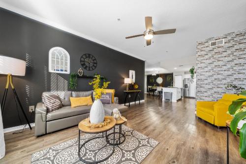 Modern 3BR2BA Pools Gym Near Airport #5 — 4-Star Luxury Hotel in Tampa, United States