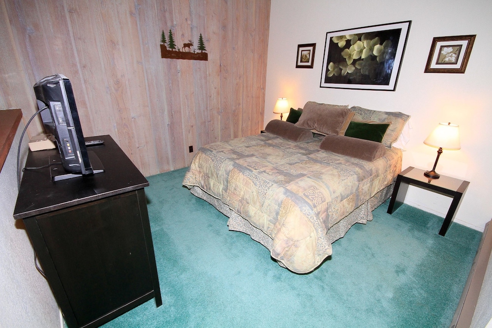 Mammoth Ski & Racquet Club - photo 7