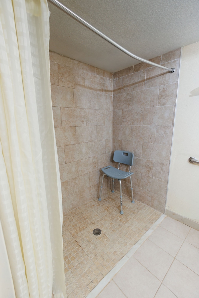 Garnet Inn & Suites Orlando - photo 81