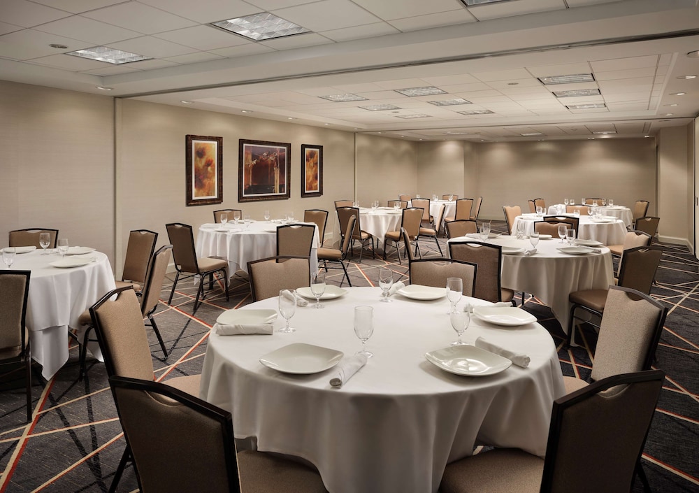 Hilton Arlington - photo 48