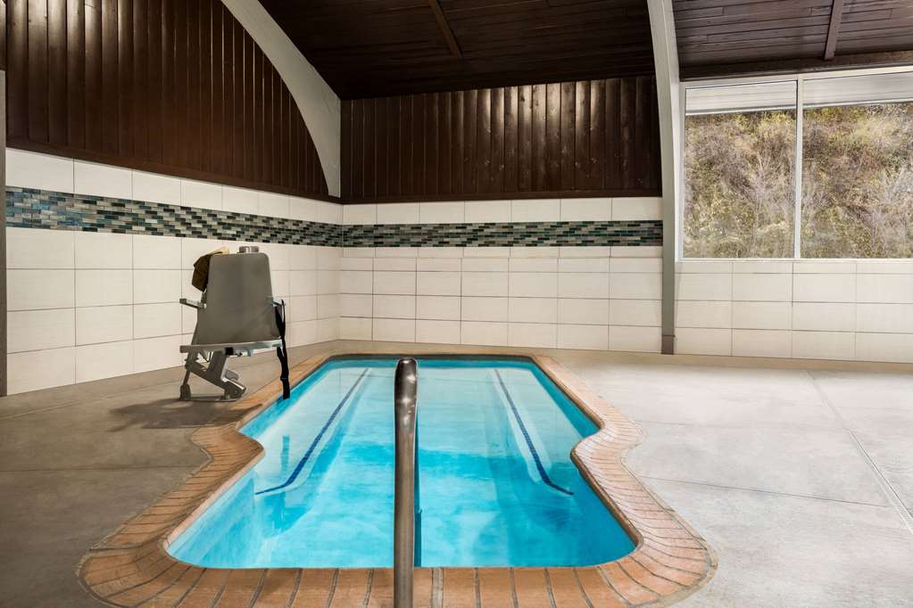 AmericInn by Wyndham Rochester Near Mayo Clinic - photo 11