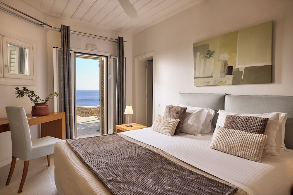 Selana Suites in Milos, Greece