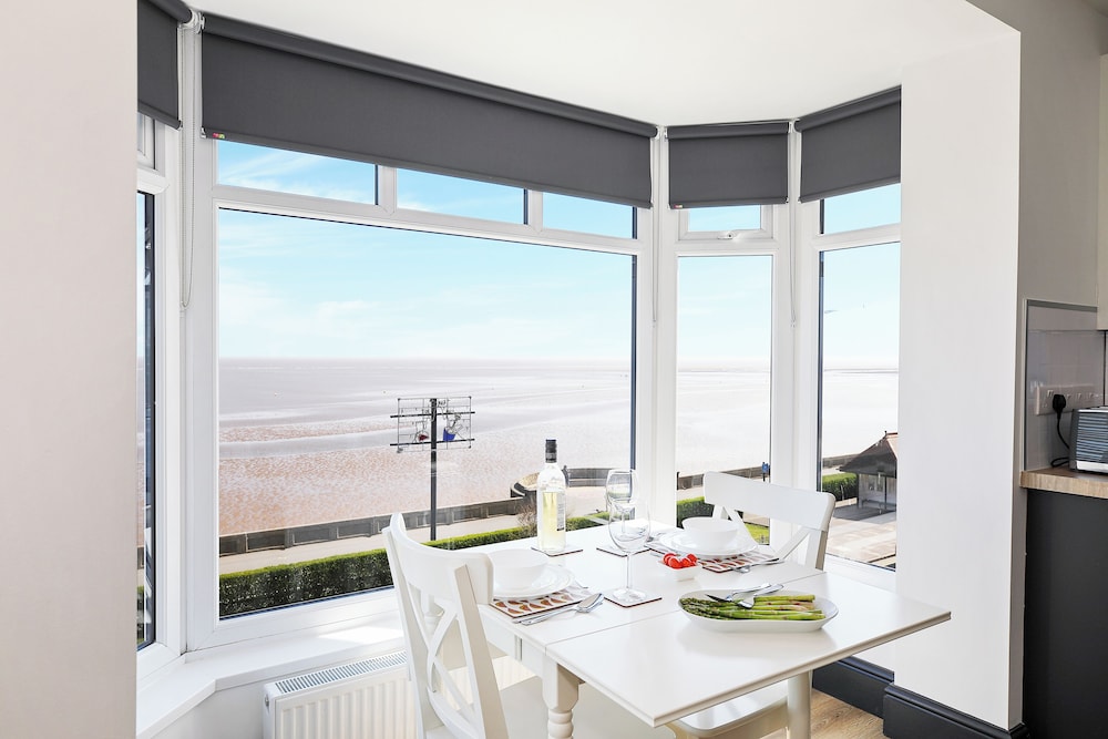 Sherwood Guest House — 4-Star Luxury Hotel in Cleethorpes, United Kingdom