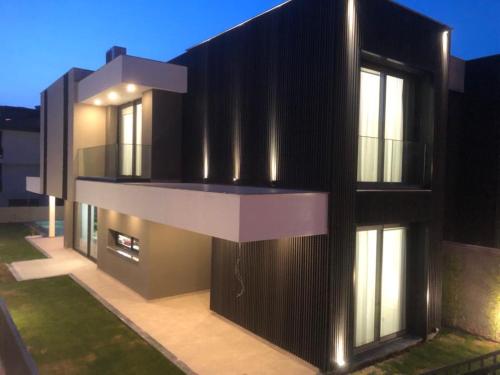 Villa merkez havuzlu odalarbanyolu — 4-Star Luxury Hotel in Cesme, Turkey