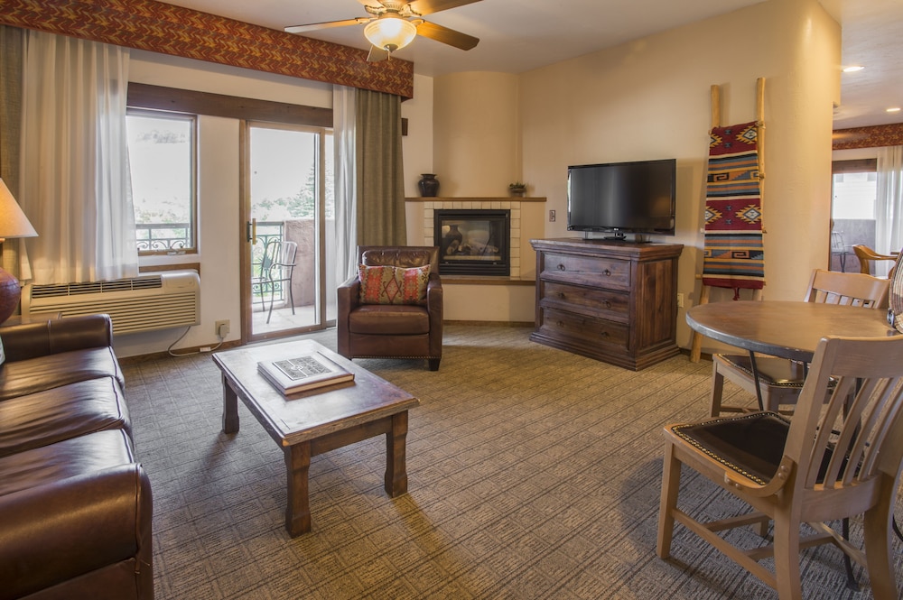 Table Mountain Inn - photo 16