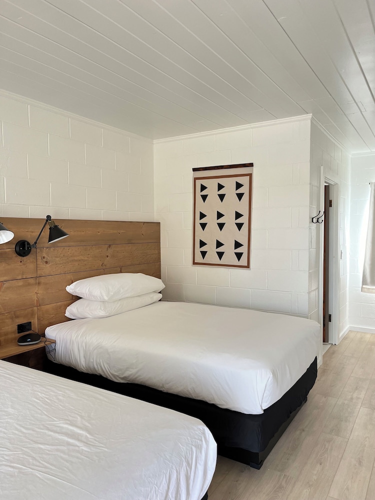 Triangle Motel - photo 17