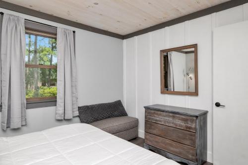 Mountains to Sea by Oak Island Accommodations - photo 21