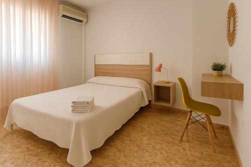 Rooms Avenida in Tavernes De La Valldigna, Spain