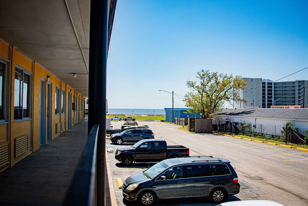 Super 8 by Wyndham Biloxi - photo 46