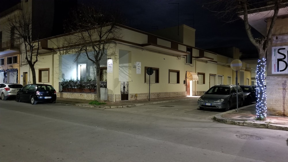 B&B Da Mino — 4-Star Luxury Hotel in Grottaglie, Italy