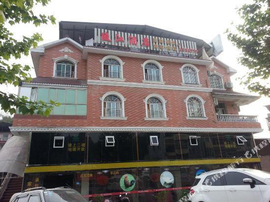 Lingjiang Hotel - carbon neutral hotel in Langzhong