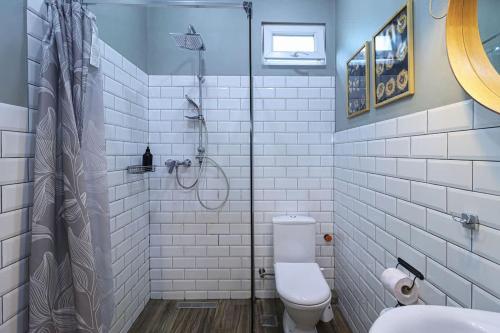 Chic Abanotubani Apt By Wehost