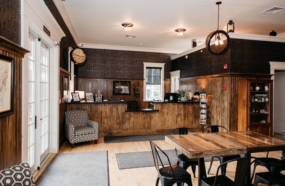 The Railroad Inn - photo 4
