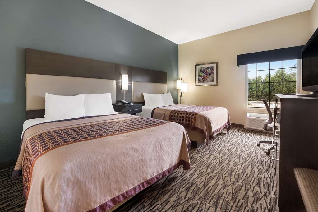 Best Western Bradbury Inn & Suites - photo 18